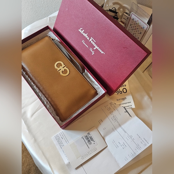 Salvatore Ferragamo Handbags - Salvatore Ferragamo Wristlet EUC!